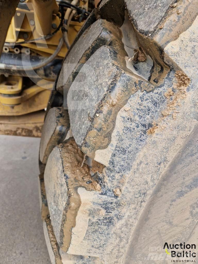 CAT 735C Belden kirma kaya kamyonu