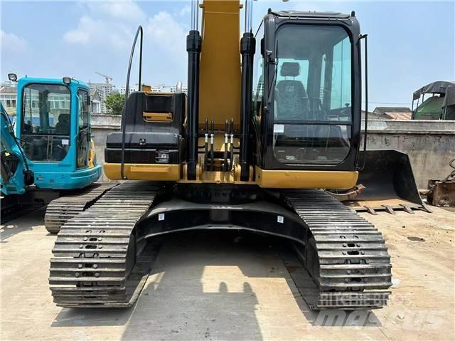 CAT 320 D Paletli ekskavatörler