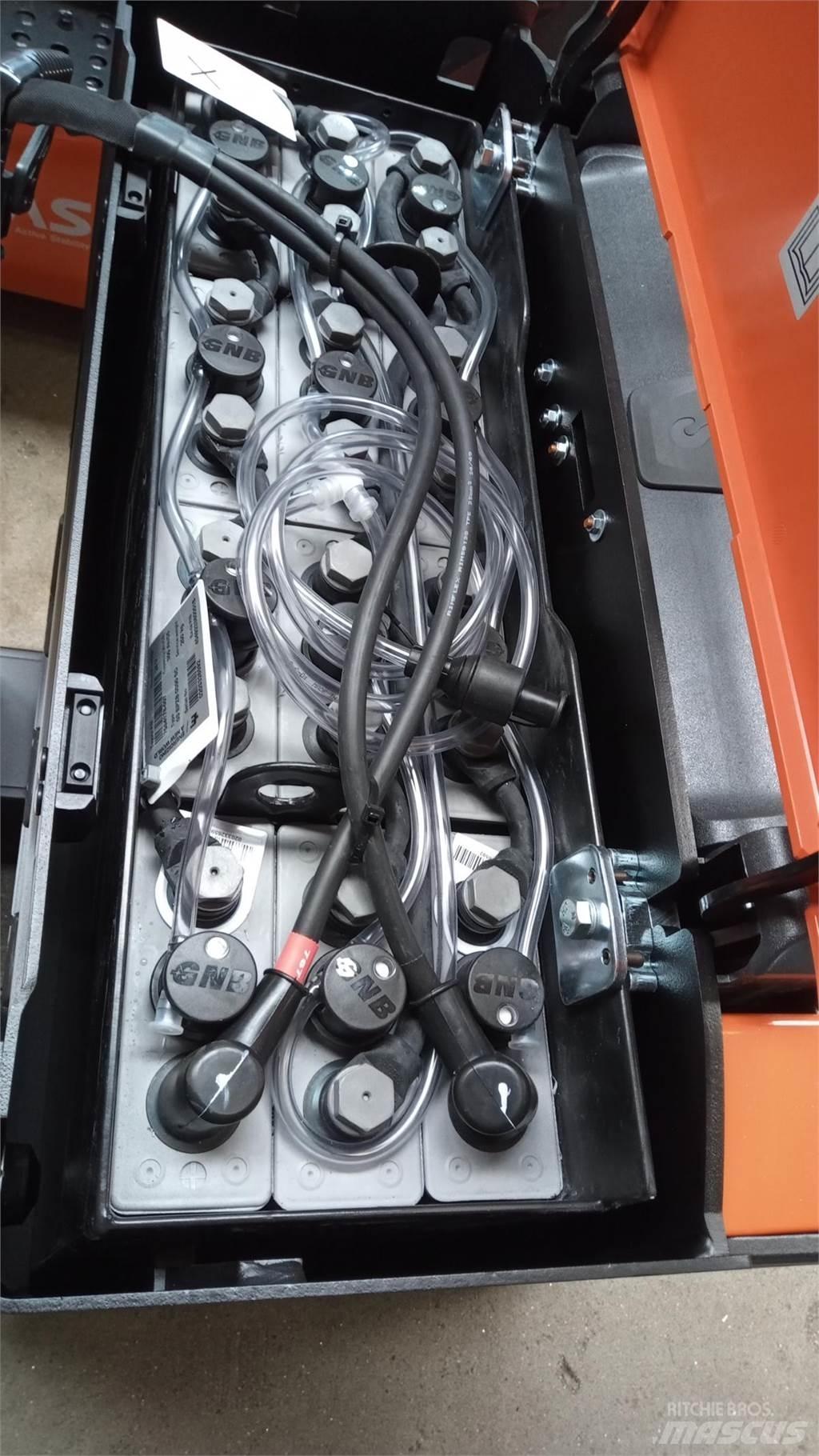 Toyota LPE200B Düsük seviye kaldirici