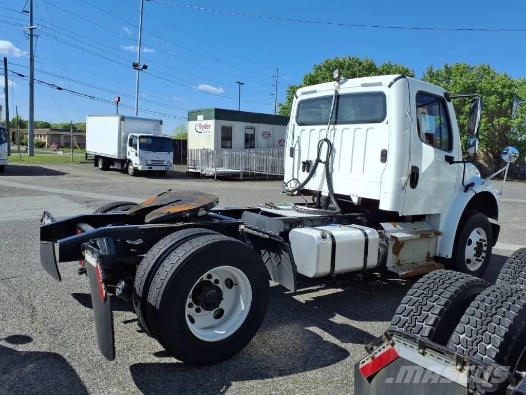 Freightliner M2 106 Çekiciler