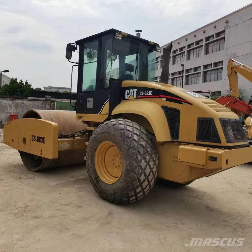 CAT CS 683 E Tek tamburlu silindirler