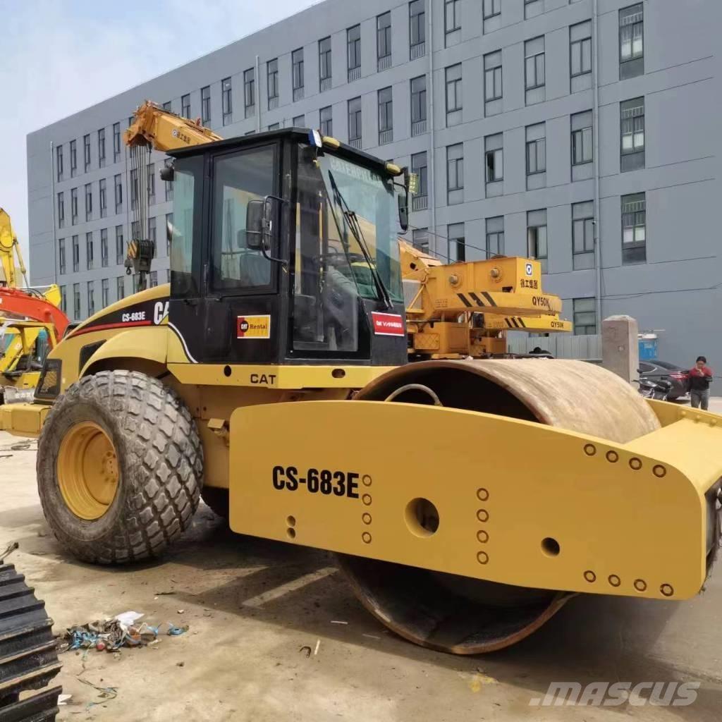 CAT CS 683 E Tek tamburlu silindirler