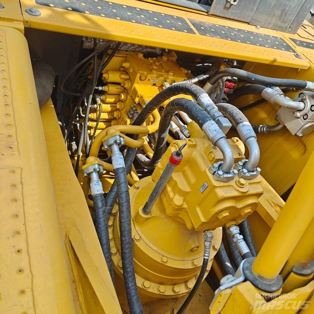 Komatsu 450LC-8 Paletli ekskavatörler