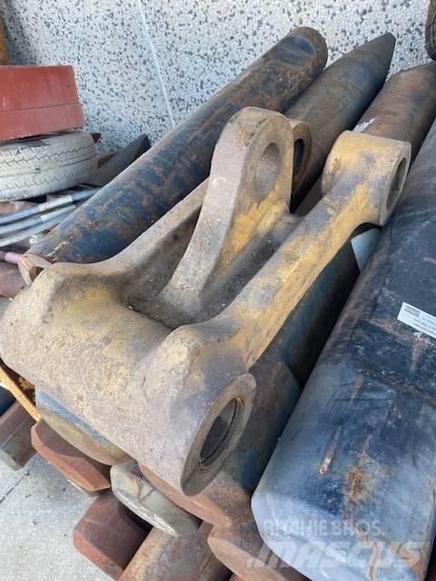 CAT 215 Bomlar ve kollar