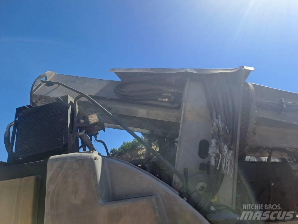 Gradall XL 4200 III Yer Altı Yükleyicileri