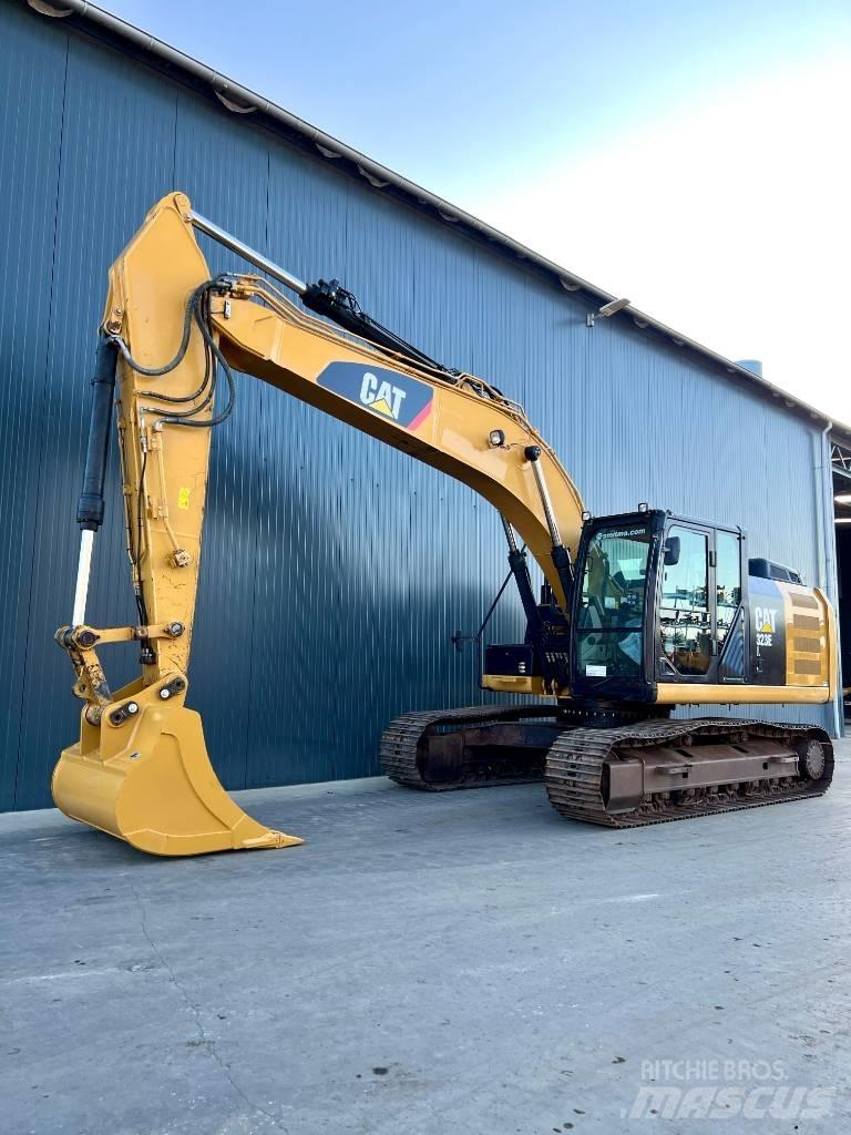 CAT 323E L Paletli ekskavatörler