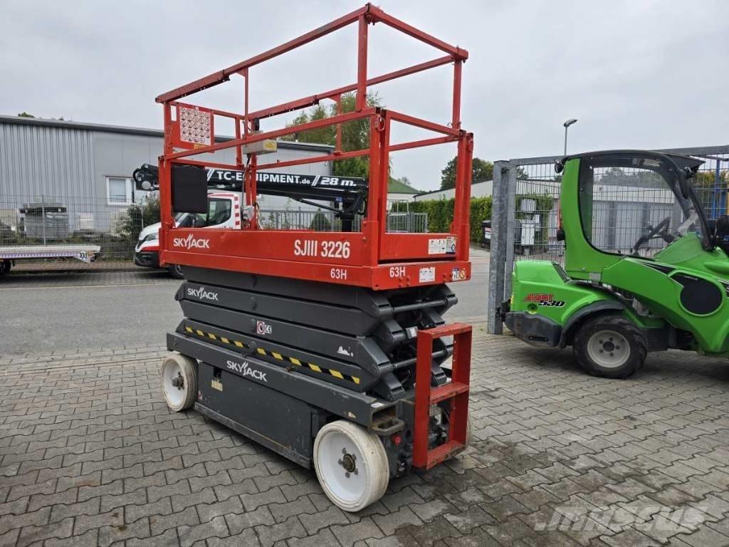 SkyJack SJ 3226 Makasli platformlar