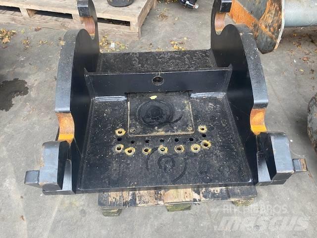 CAT CW70 kopplaat Polipler