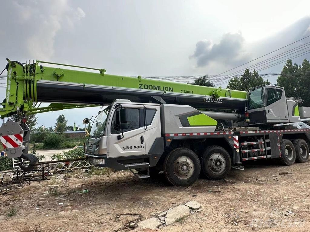 Zoomlion ZTC700 Yol-Arazi Tipi Vinçler (AT)