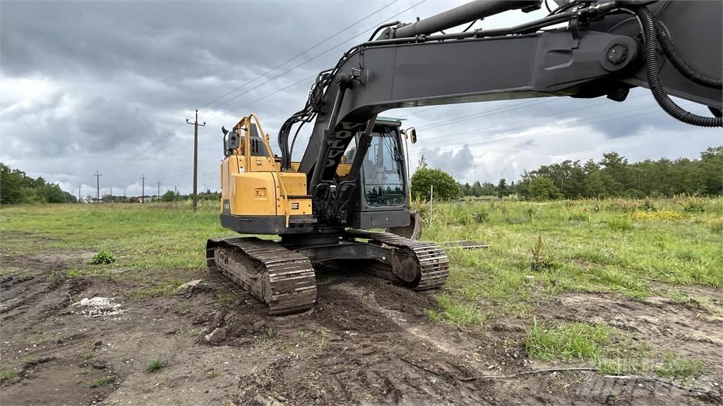 Volvo ECR 235EL Paletli ekskavatörler