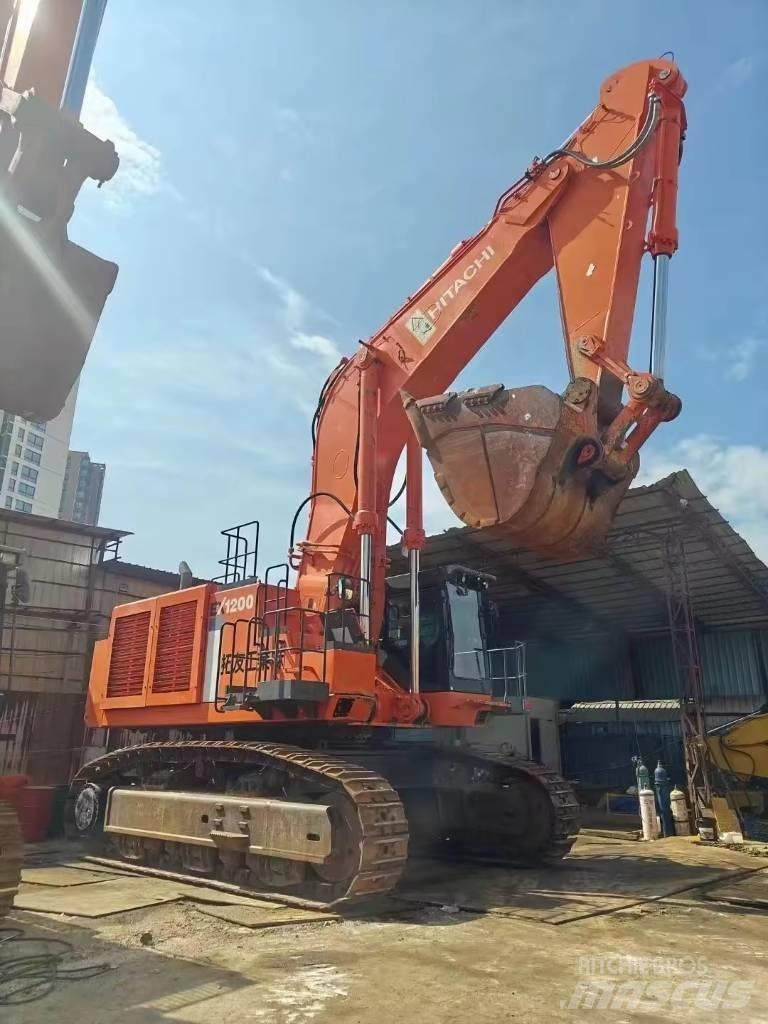 Hitachi EX 1200 Paletli ekskavatörler