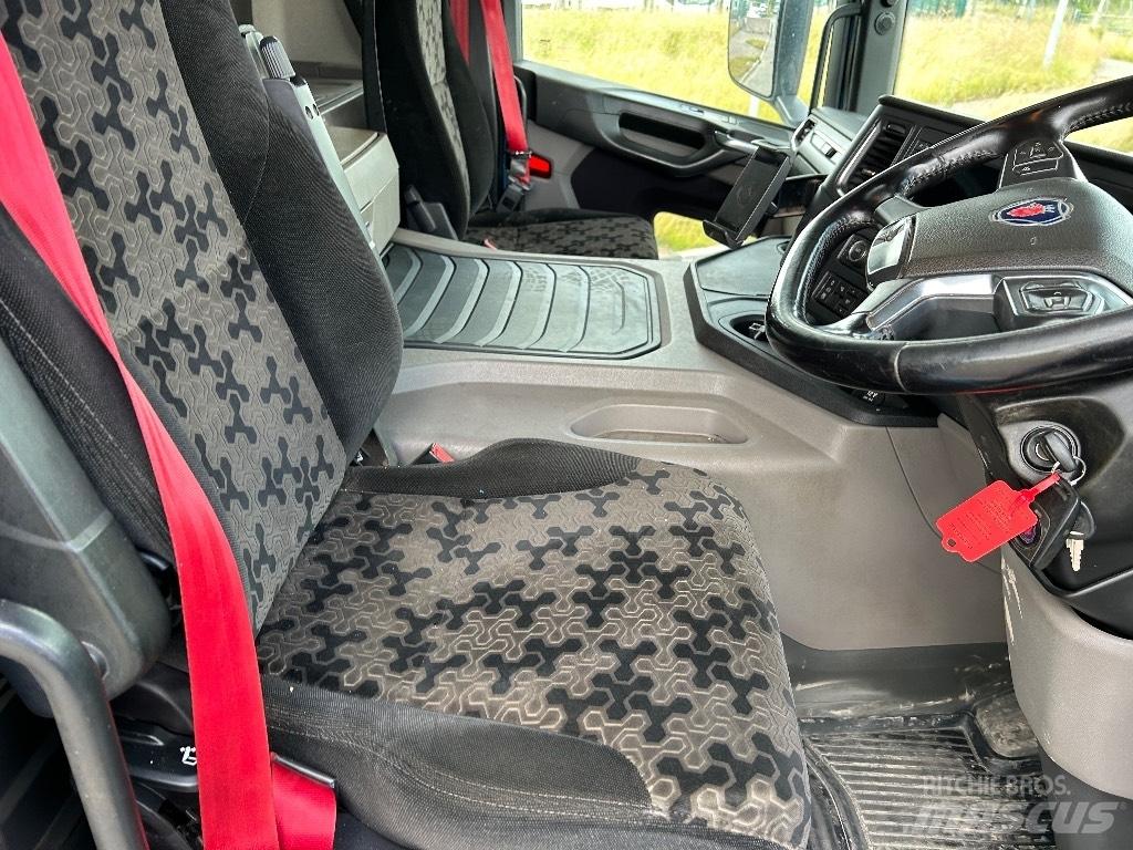 Scania P 410 Düz Platformlu Oto Çekiciler/vinçli kamyonlar