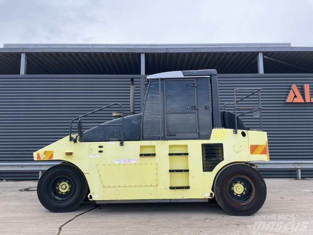 Ammann AP 240 Pnömatik lastikli silindirler