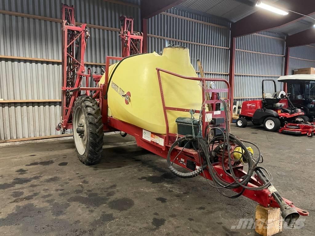 Hardi Ranger 2500 Çekilir pülverizatörler