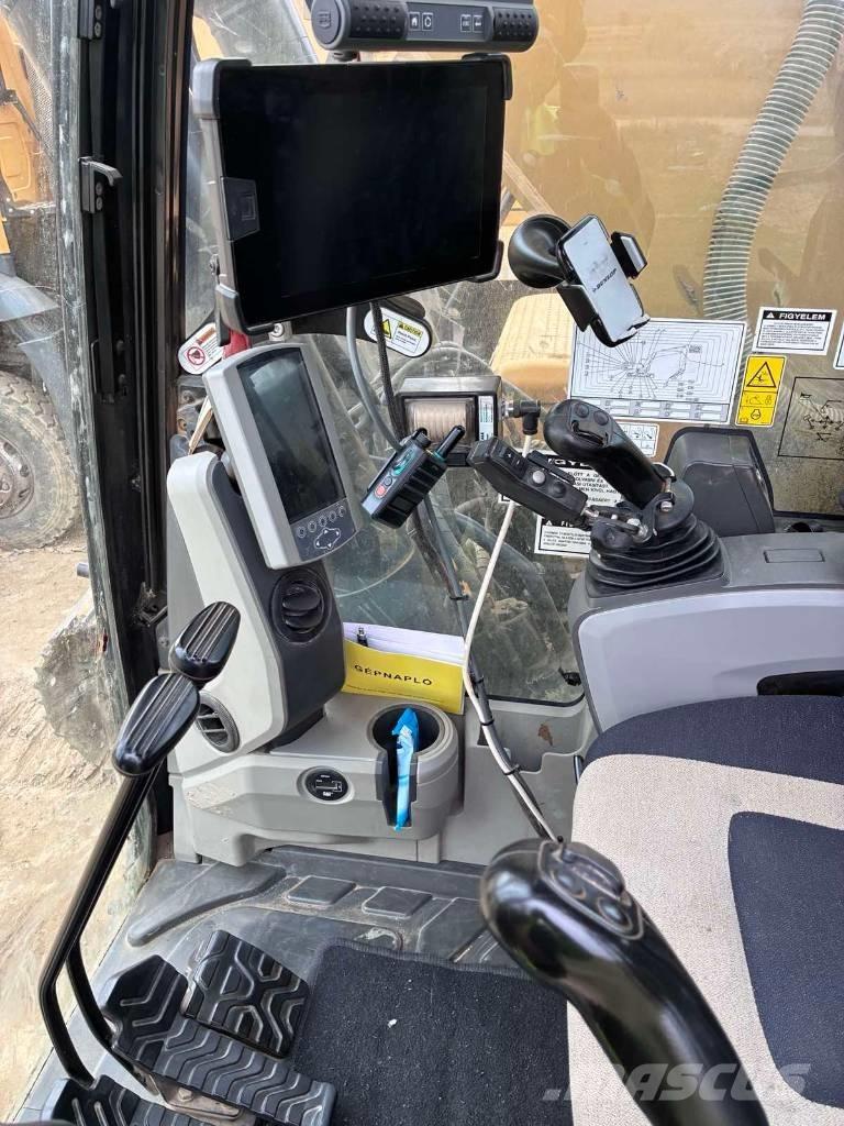 CAT 326 F Paletli ekskavatörler