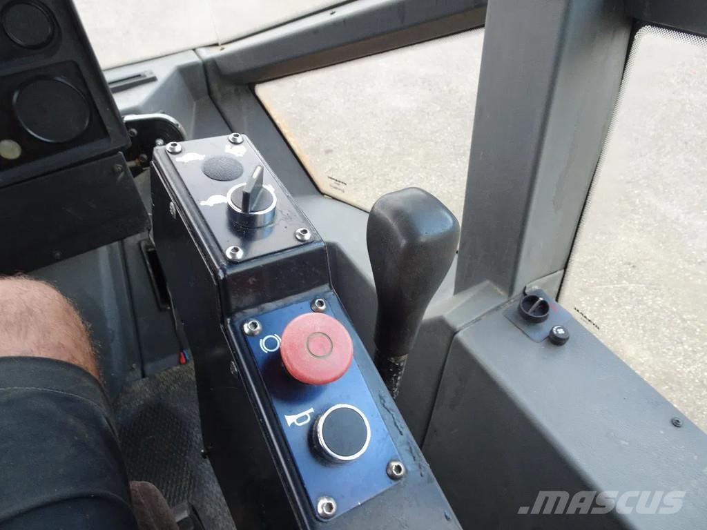 Dynapac CA152D Pnömatik lastikli silindirler