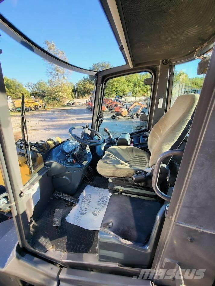 Mecalac AS 700 Tekerlekli yükleyiciler