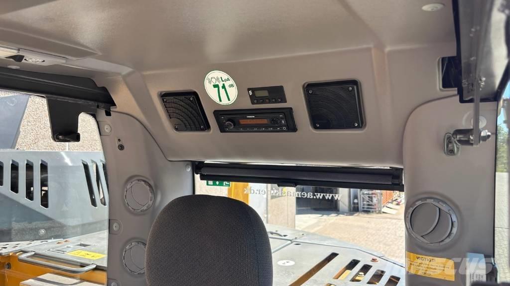 Volvo ECR 235 EL Paletli ekskavatörler