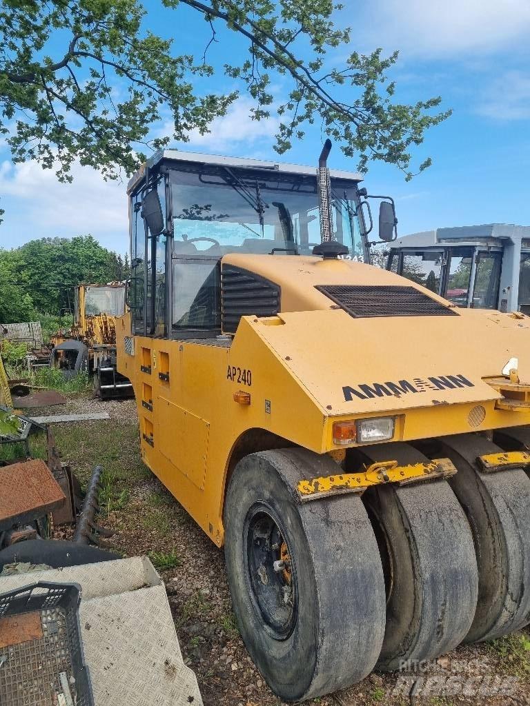 Ammann AP 240 Pnömatik lastikli silindirler
