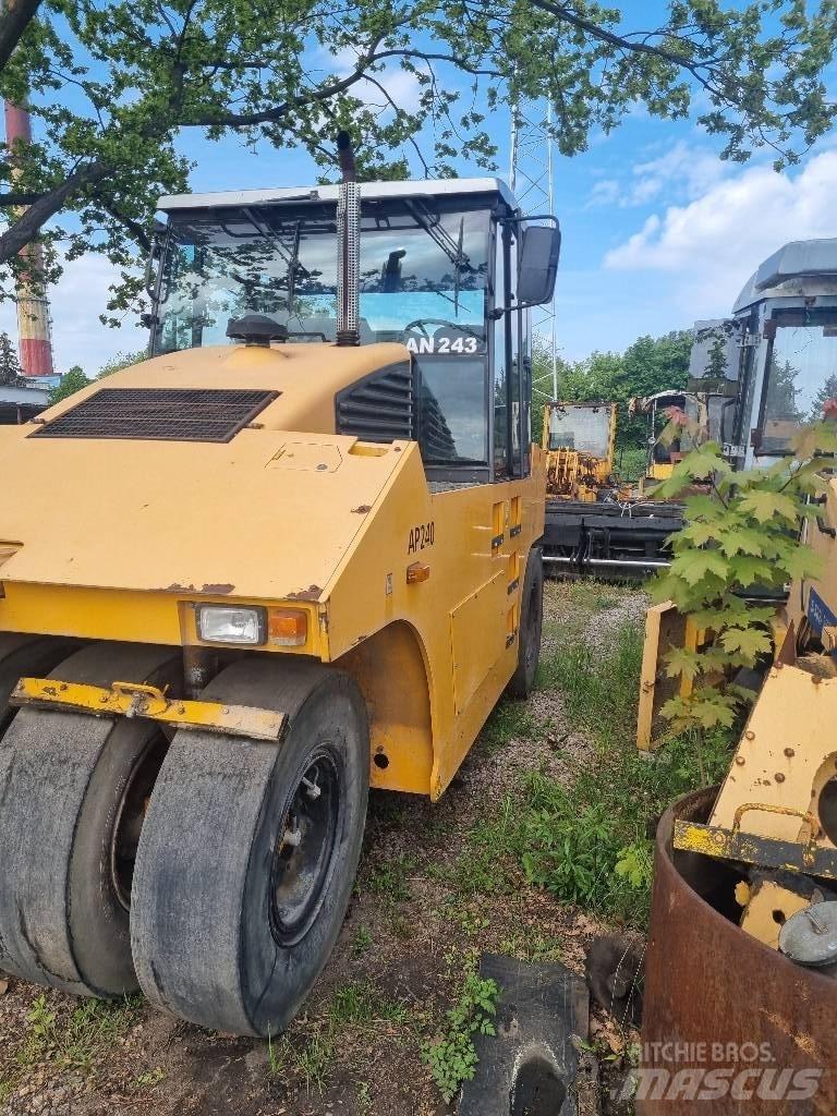 Ammann AP 240 Pnömatik lastikli silindirler