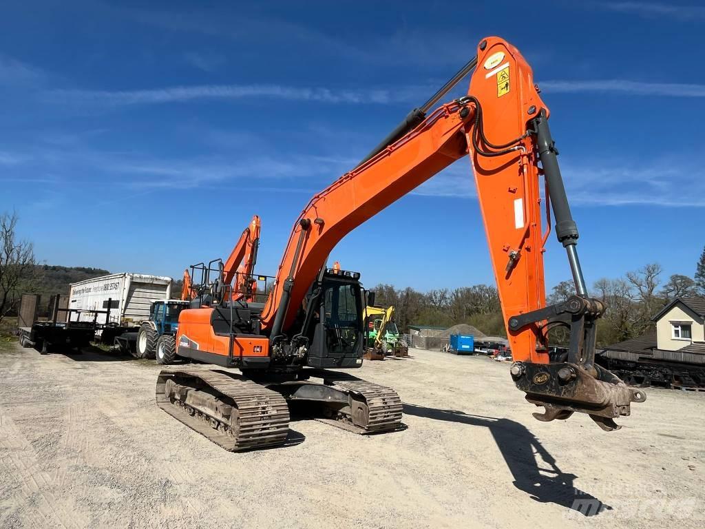 Doosan DX 225 Paletli ekskavatörler