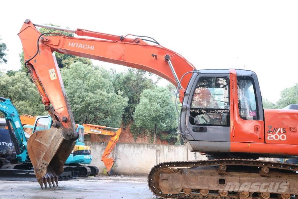 Hitachi ZX 200 LC-3 Paletli ekskavatörler
