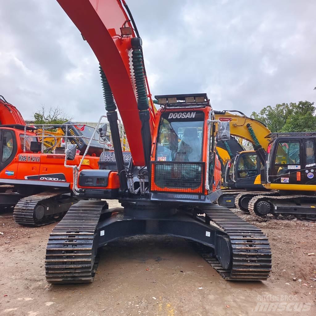 Doosan DX 300 LC Paletli ekskavatörler