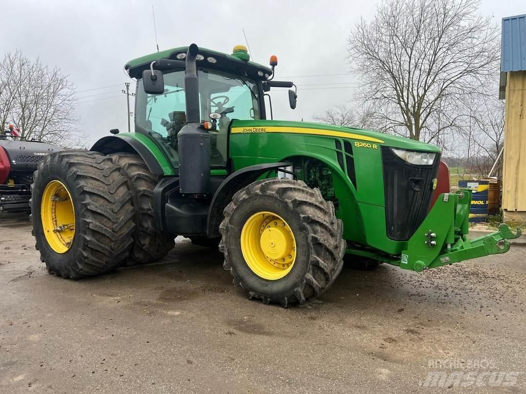 John Deere 8260R Traktörler