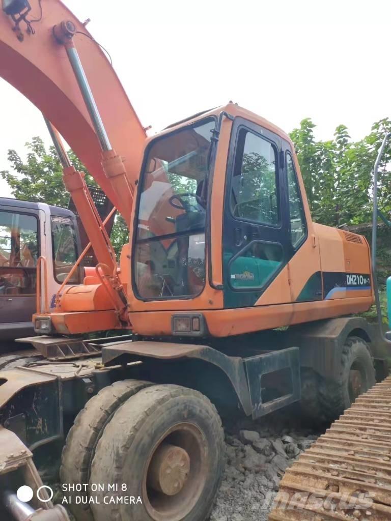 Doosan DH210W-7 Lastik tekerli ekskavatörler