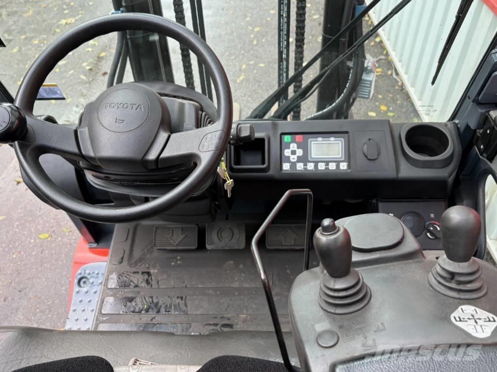 Toyota 8 FBMT 30 Elektrikli forkliftler