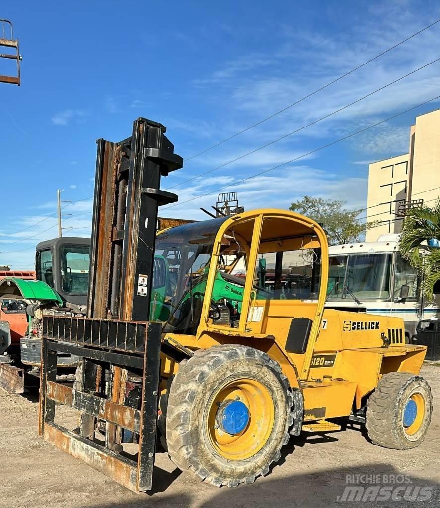 JCB S120 Arazi tipi forklift