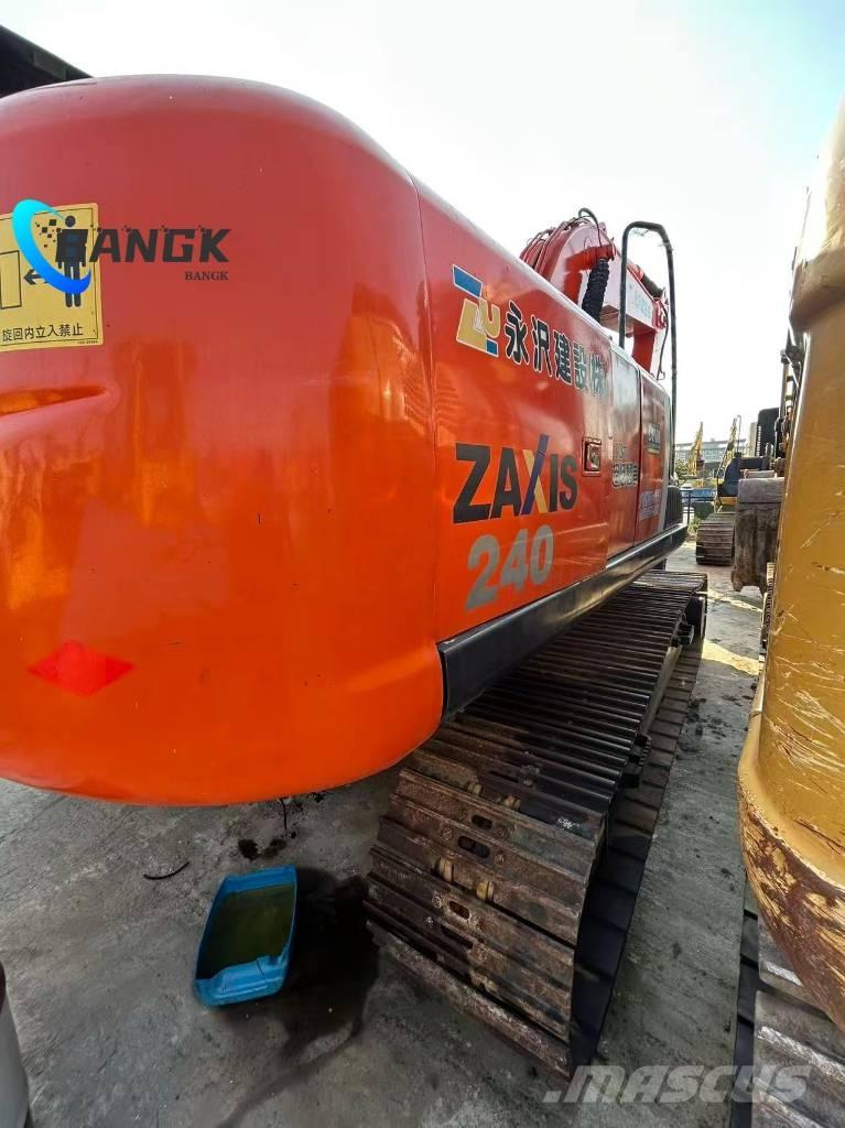 Hitachi ZX 240 Paletli ekskavatörler