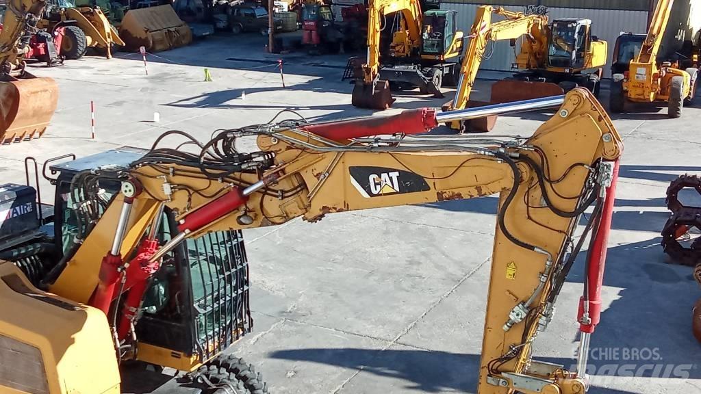 CAT M318F Lastik tekerli ekskavatörler