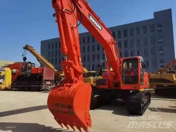 Doosan DX225LC Paletli ekskavatörler