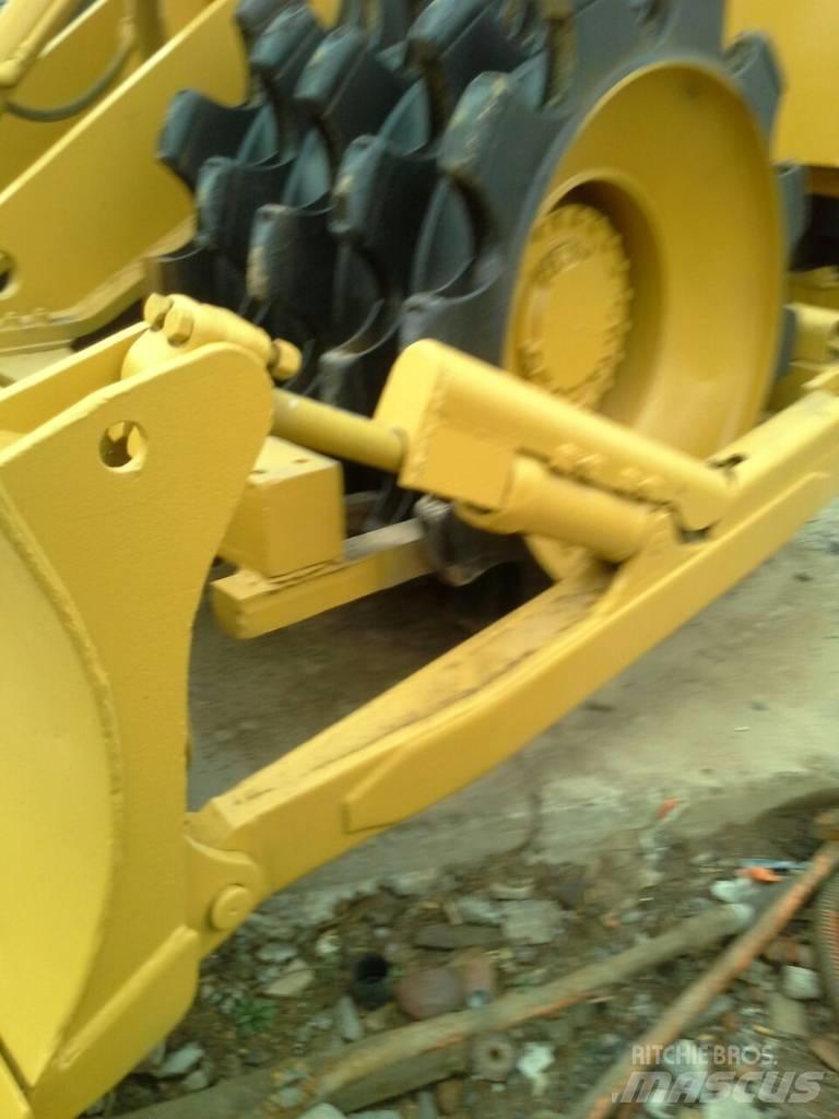CAT 815 B Zemin sıkıştırma makineleri