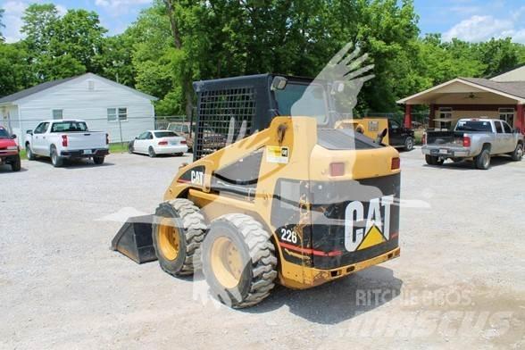 CAT 226 Skid steer loderler