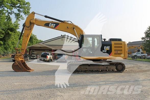 CAT 323FL Paletli ekskavatörler