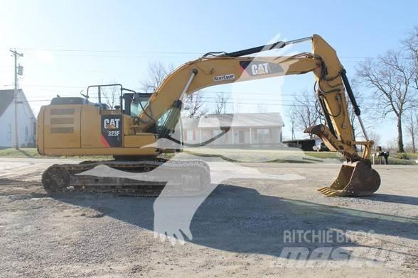 CAT 323FL Paletli ekskavatörler
