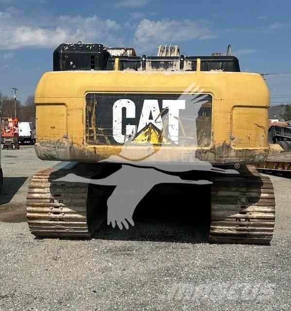 CAT 330D Paletli ekskavatörler