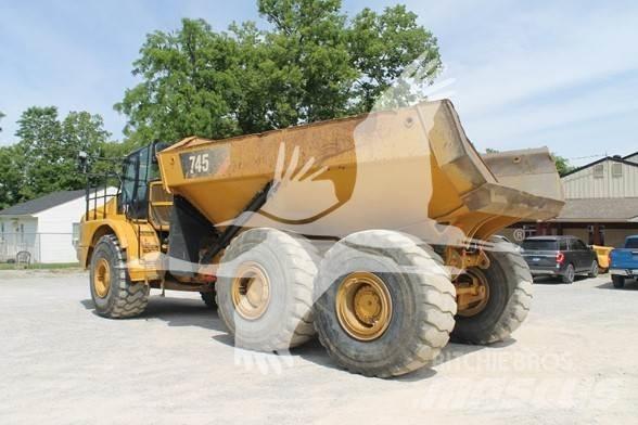 CAT 745 Belden kirma kaya kamyonu