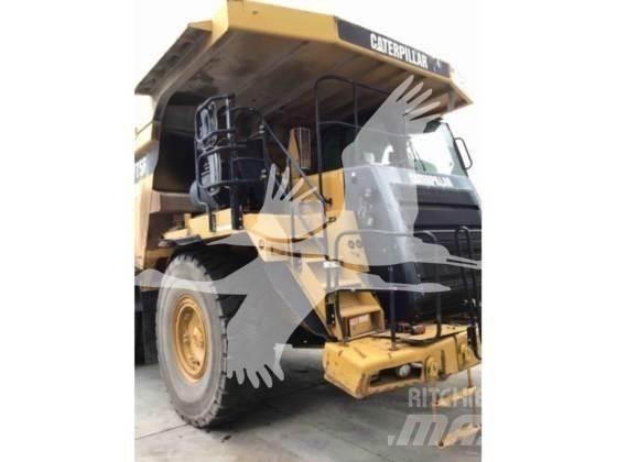 CAT 775F Belden kirma kaya kamyonu