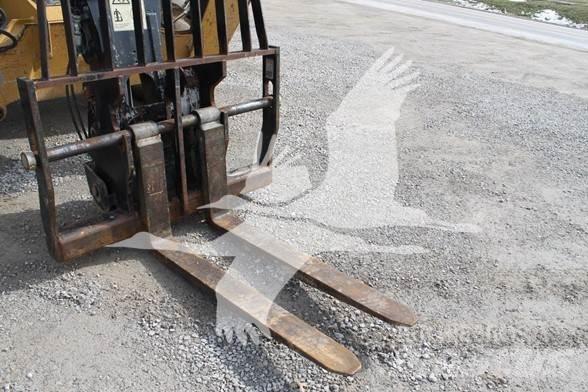 CAT TL1255D Teleskopik yükleyiciler