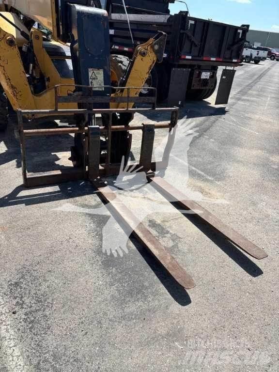 CAT TL943D Teleskopik yükleyiciler