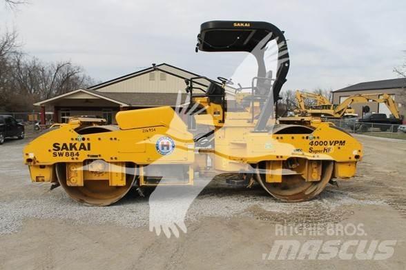 Sakai SW884 Tek tamburlu silindirler