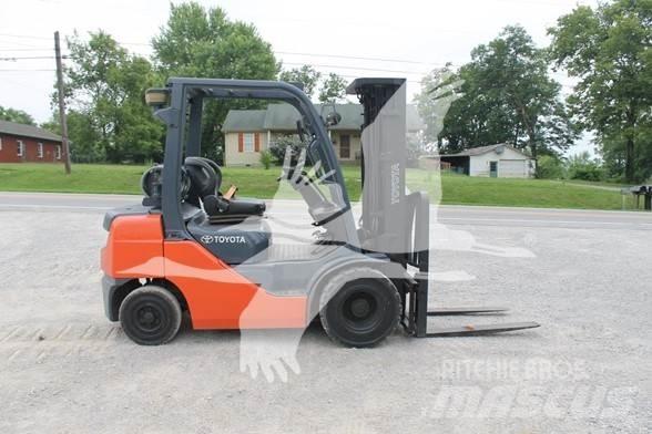 Toyota 8FGU25 Dizel forkliftler
