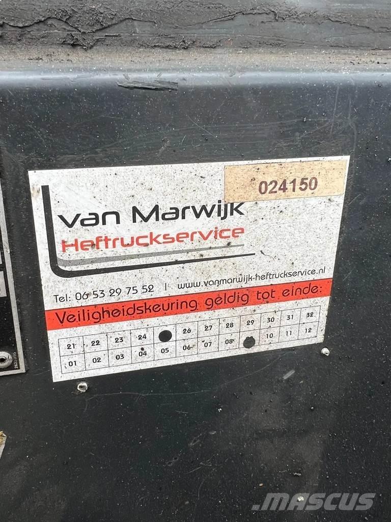 Linde E30-01 Elektrikli forkliftler