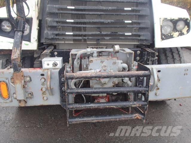 Freightliner 114 SD Diger