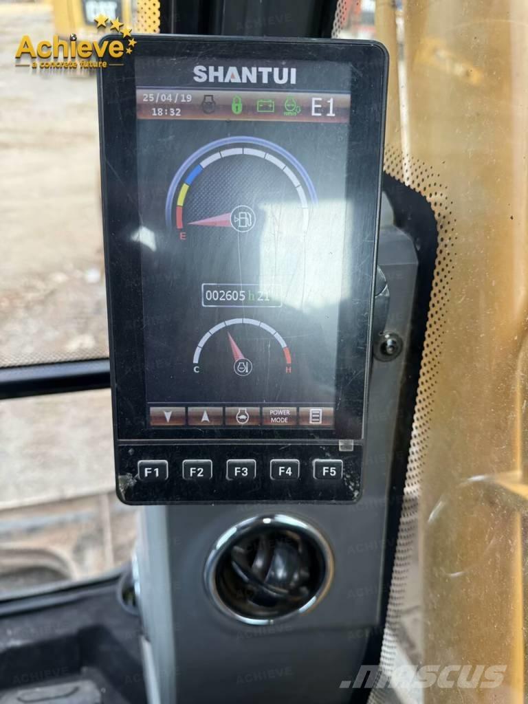 Shantui SE 75 Paletli ekskavatörler