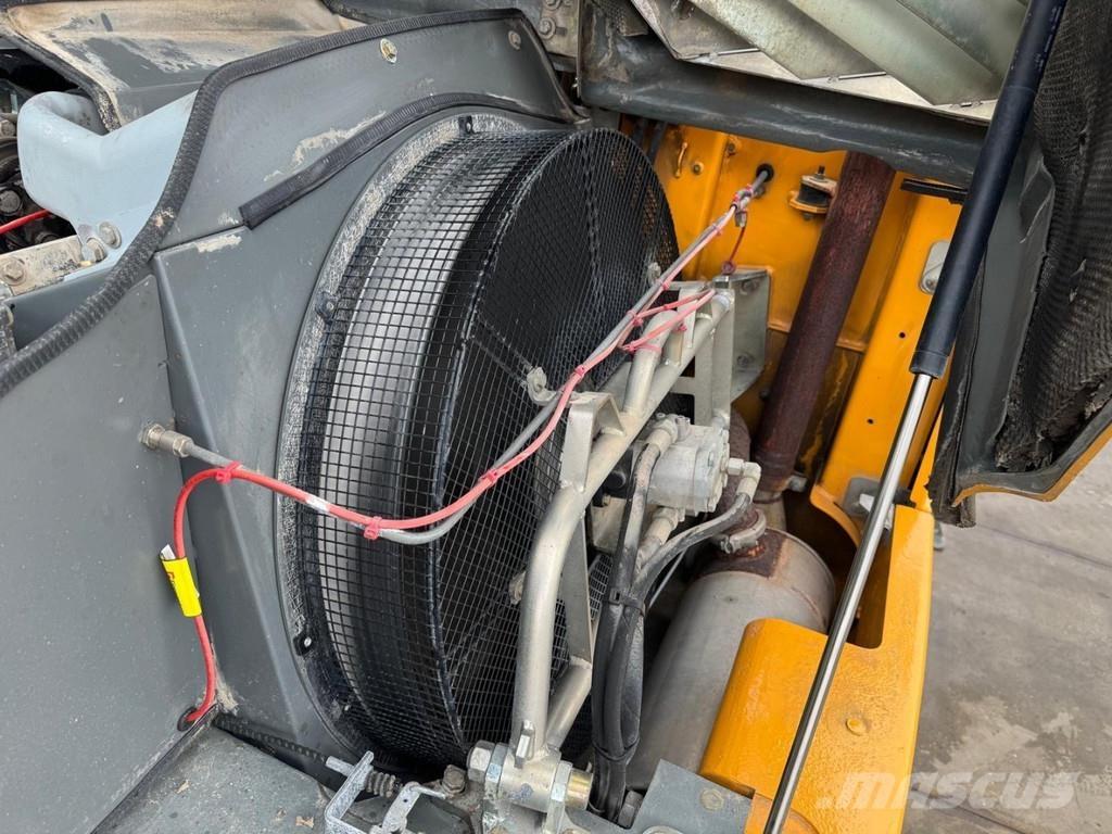 Liebherr A 316 Atık taşıma araçları