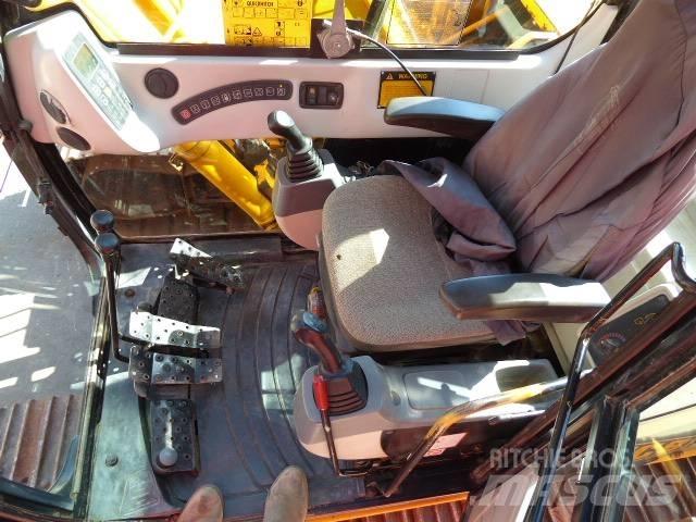JCB JS 130 Paletli ekskavatörler